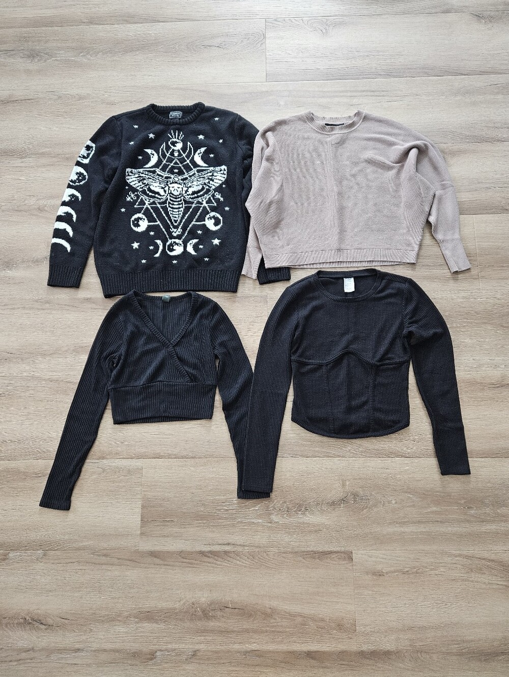 Bundle Of Women's Clothing Size Small - Picture 5 of 9